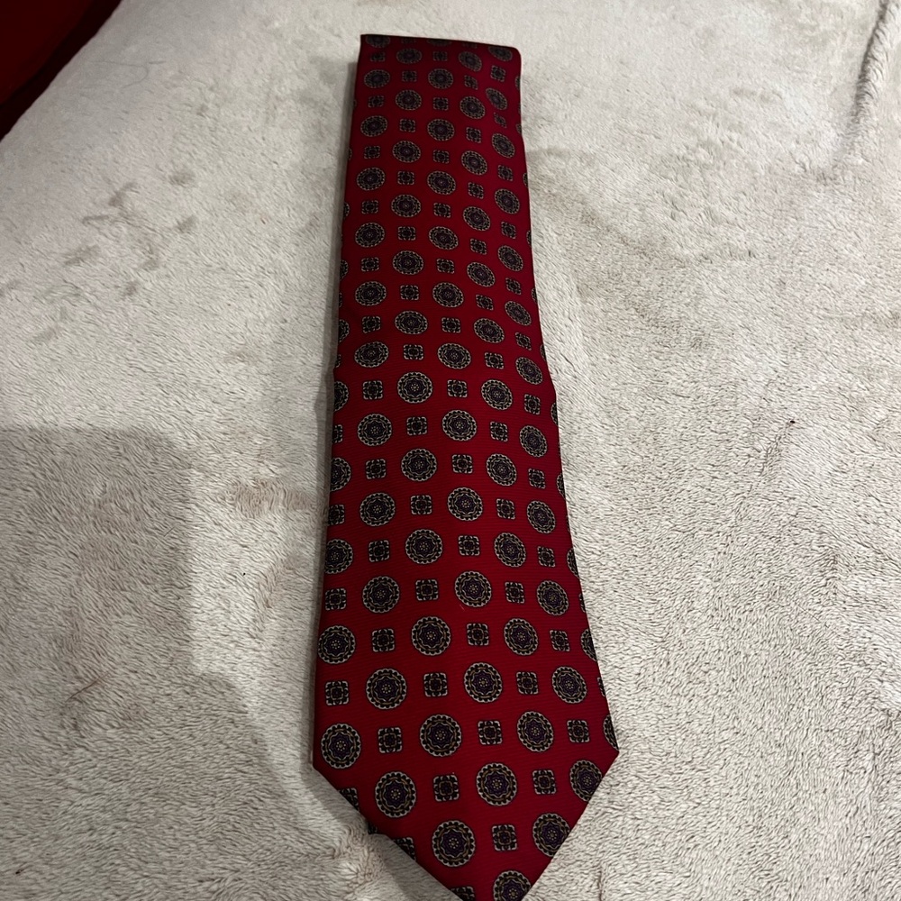 Burberry Red and bleu silk Patterned Tie made in UK
